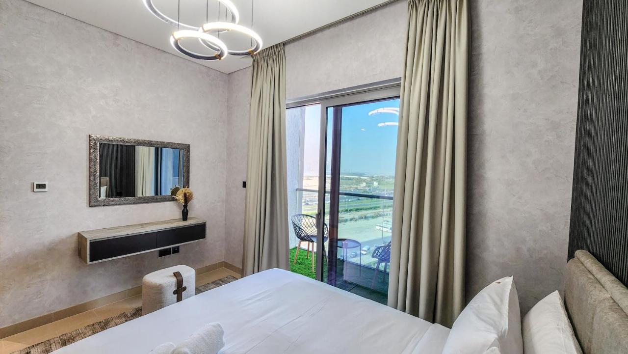 Stay By Latinem Luxury 2Br Holiday Home Cv B601 Near Burj Khalifa دبي المظهر الخارجي الصورة