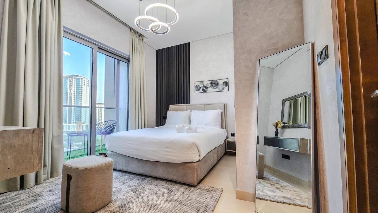 Stay By Latinem Luxury 2Br Holiday Home Cv B601 Near Burj Khalifa دبي المظهر الخارجي الصورة